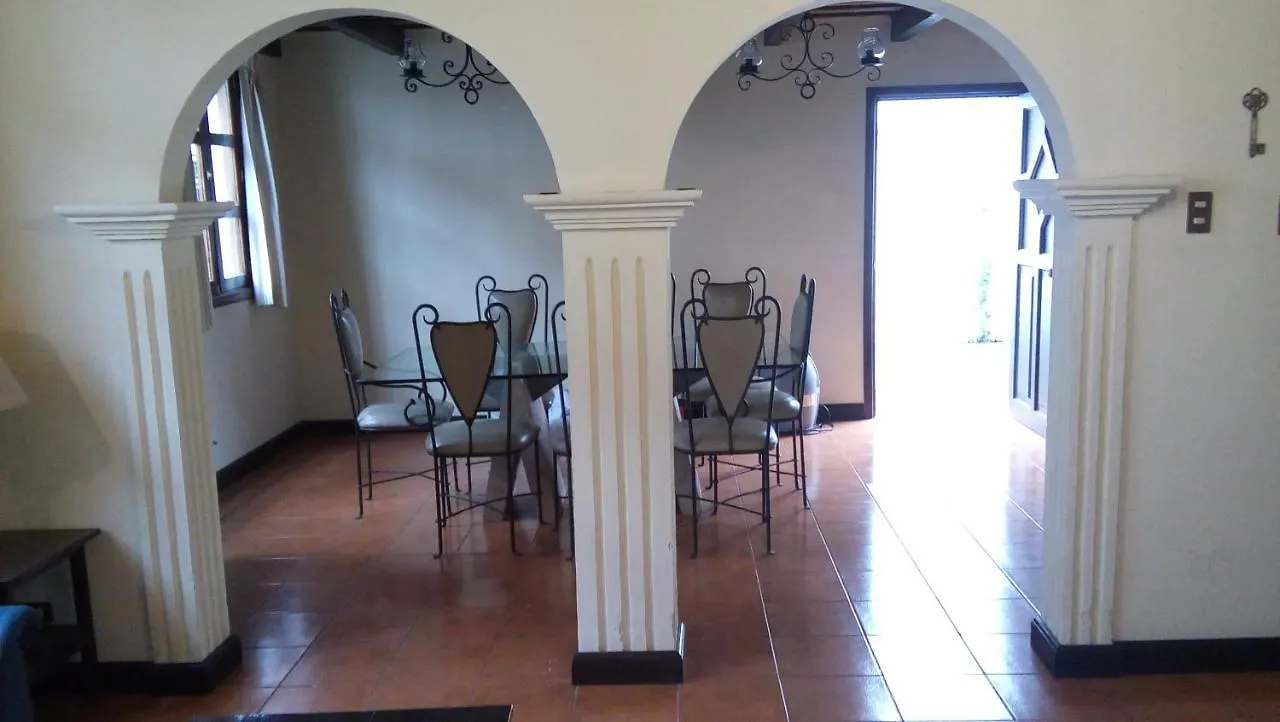 Vila Bella Casa En Antigua Guatemala 0*,