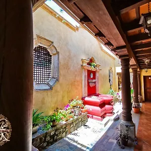  Homestay Central Bougainvillea